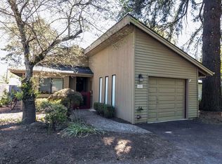 5852 Lakeview Blvd, Lake Oswego, OR 97035