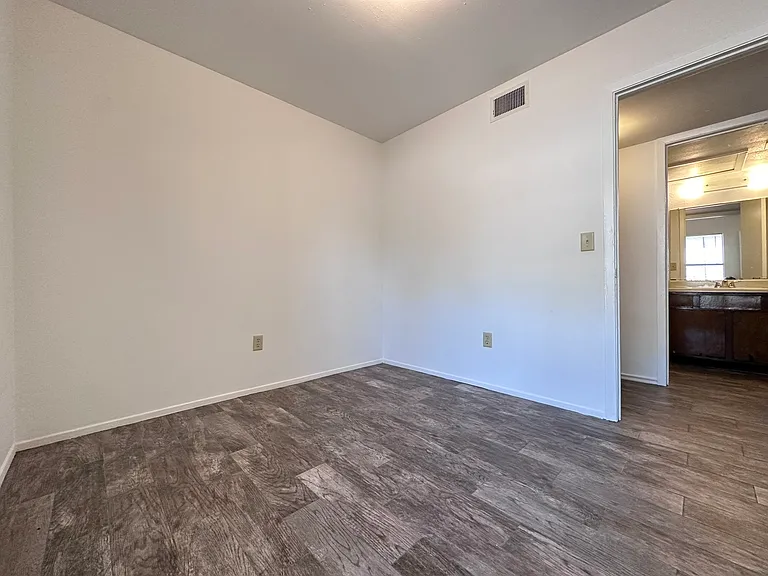 Brookhollow Apartments — Photo 62