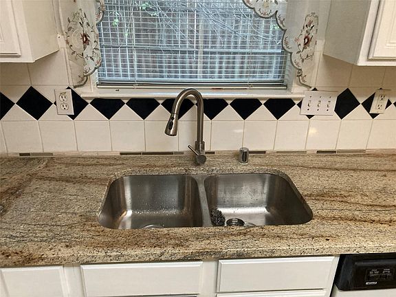 5th image of 13659 Bonilla Ln
