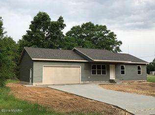 1631 Joslyn Rd, Muskegon, MI 49445