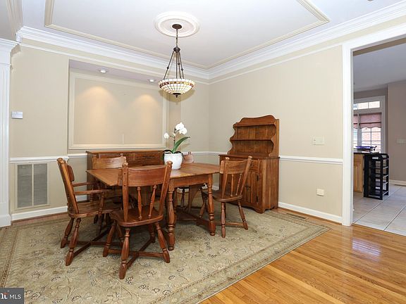 5th image of 1641 Hunting Creek Dr