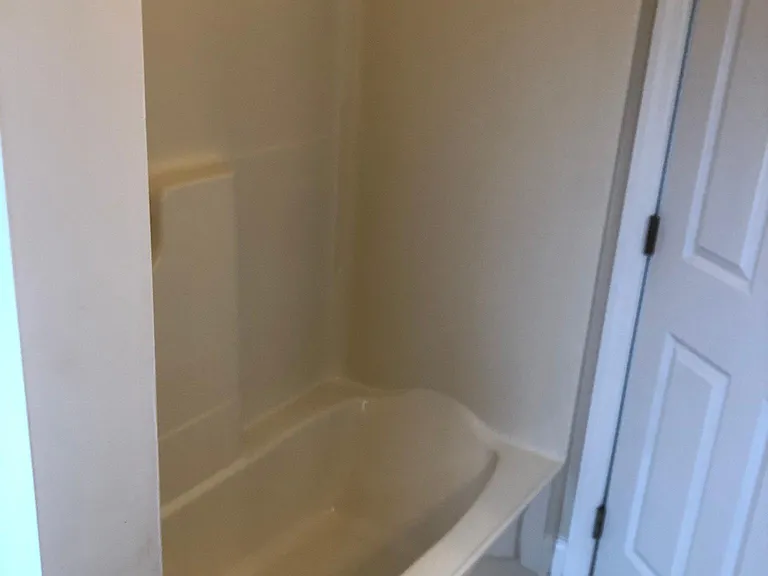 1049 Breezewood Dr — Photo 20