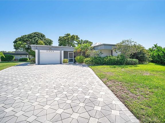 2nd image of 4505 King Palm Drive