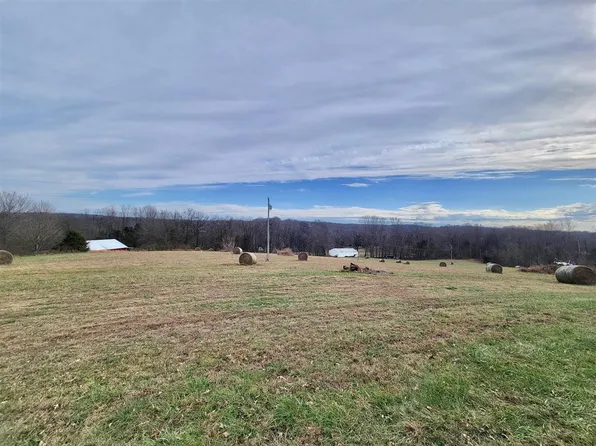 13413 Cemetery Rd, Bowling Green, KY 42103