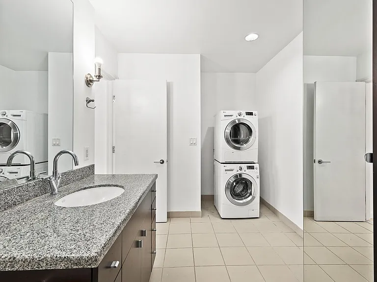 1100 Wilshire Blvd #3309 — Photo 21