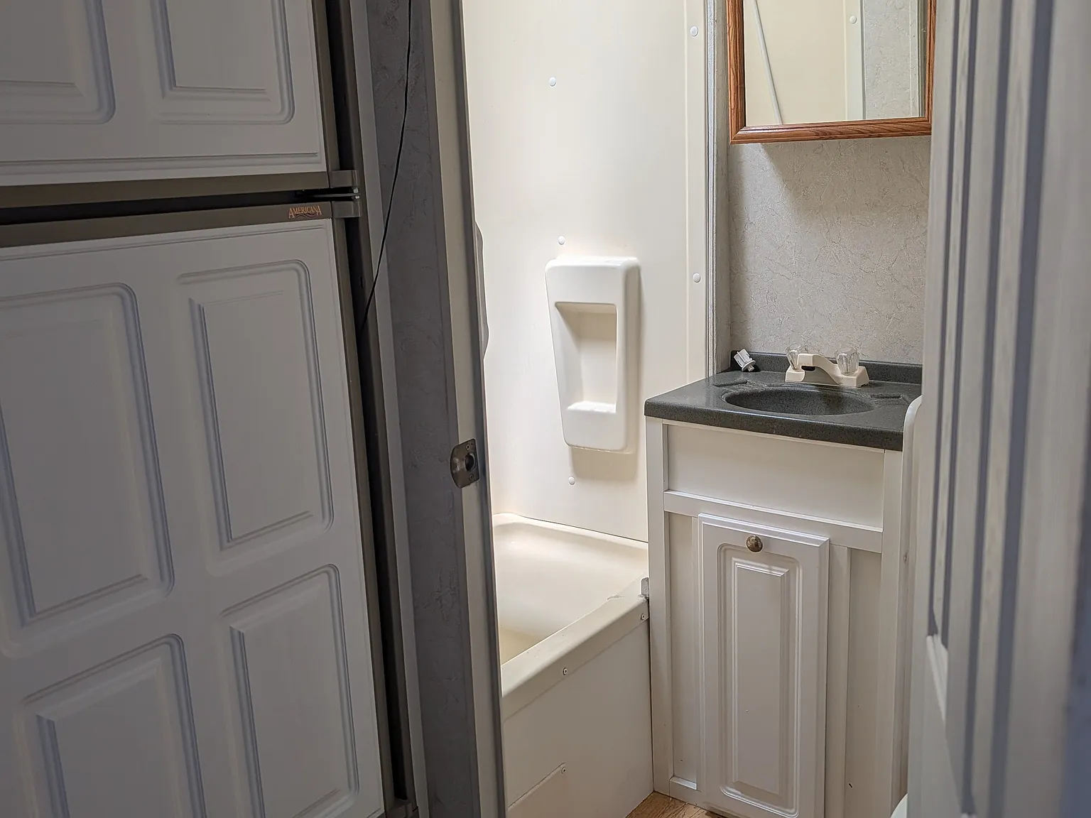 Studio, $695 — Photo 2