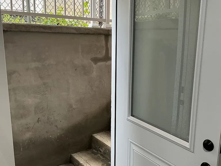 88 Casabel Dr #BASEMENT — Photo 32