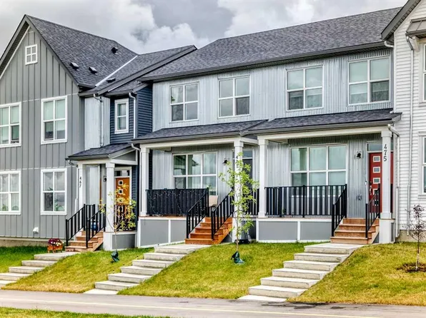 471 N Livingston Way NE, Calgary, AB T3P 1Y5