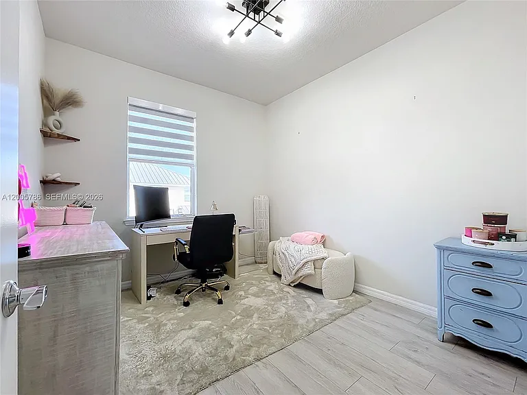 5040 Eucalyptus Dr #2 — Photo 23