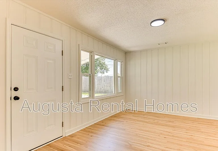 1908 Wylie Dr — Photo 11