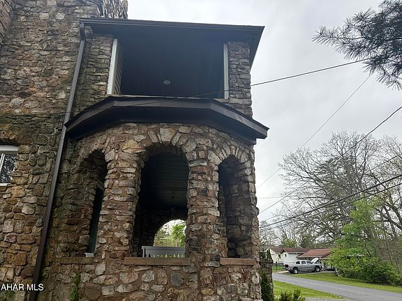 3rd image of 1761 Princeton Rd