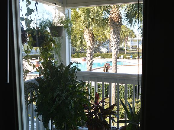 4th image of 107 Seahorse Dr SE #D