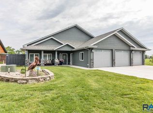 22 Golf Dr, Wentworth, SD 57075