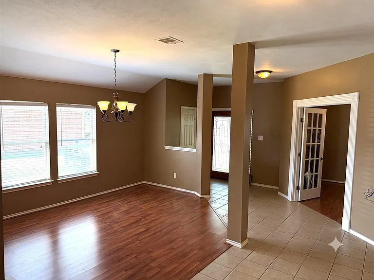 3906 Eastland Lake Dr — Photo 5