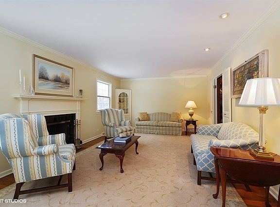 4th image of 1423 Ambleside Dr