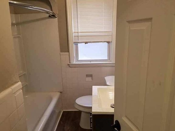 3rd image of 17423 Warrington Dr