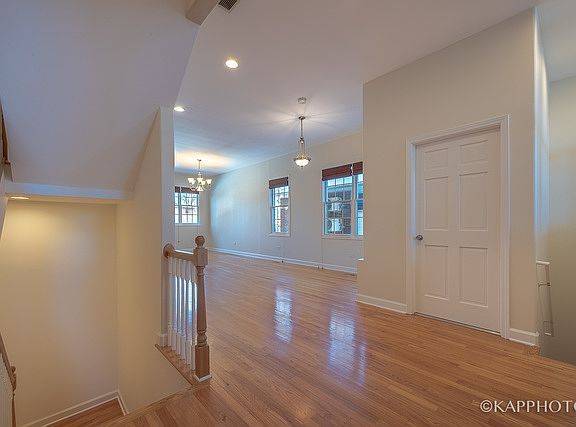 5th image of 1642 Linden St