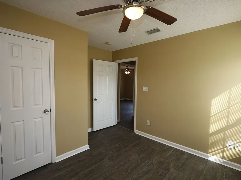 1728 Eli Pl — Photo 11