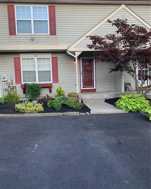 1st image of 4 Marian Ct