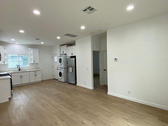 4th image of 543 N Oakland Ave #4