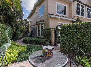 145 5th St S, Naples, FL 34102