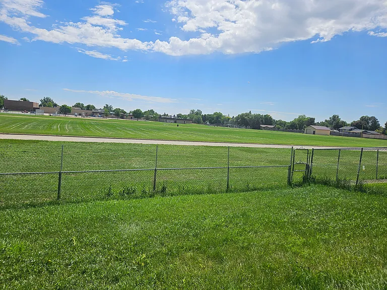 2300 Cotswold Ct — Photo 4