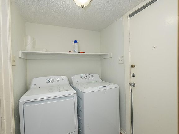3rd image of 508 E Gaston Dr