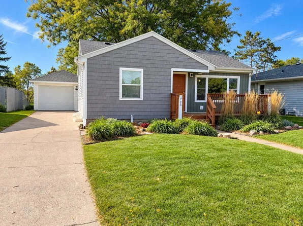 1723 Stoughton Ave, Tomah, WI 54660