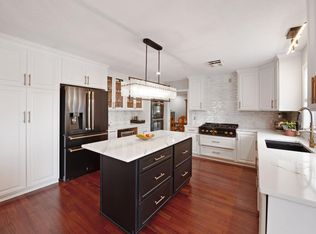 9046 Edinburgh Ln, Woodbury, MN 55125