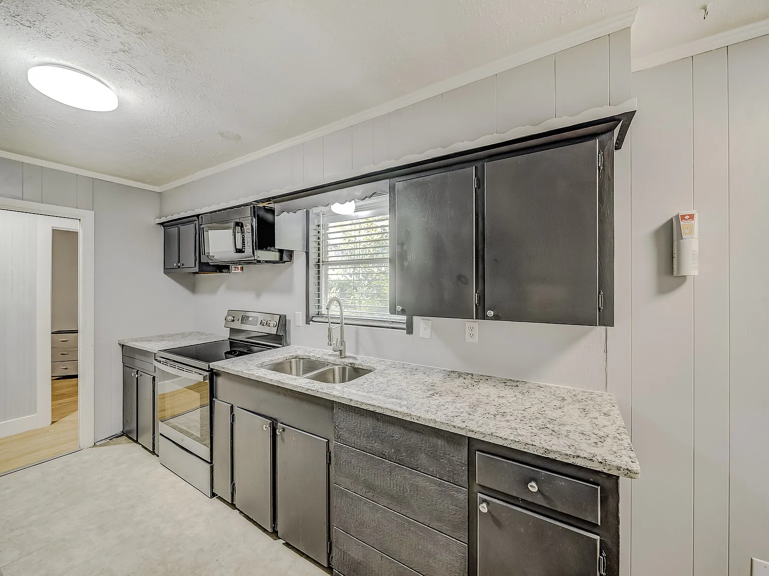 4 bed, 3.0 bath, 1586 sqft, $680 — Photo 4