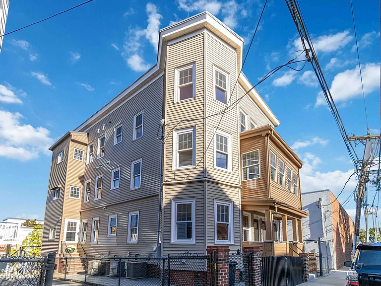 20 Alston St #20 — Photo 34