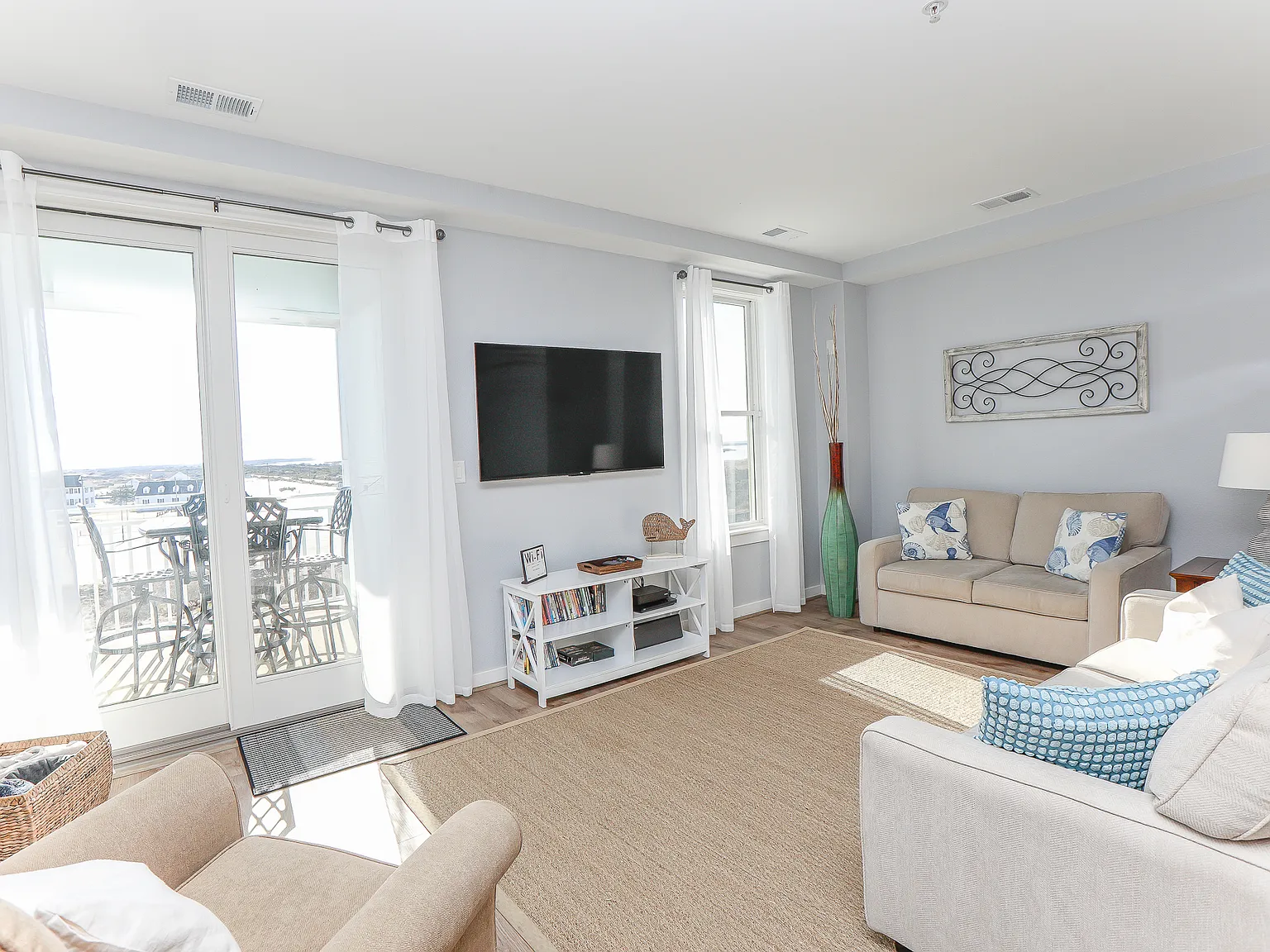 2 bed, 1402 sqft, $2,800 — Photo 3