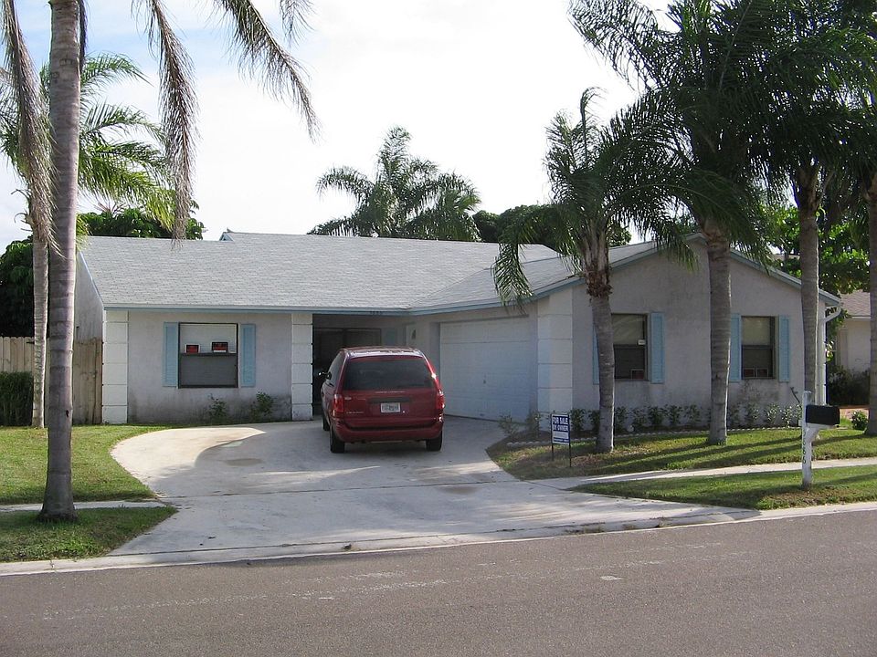 Nice ranch style, split floor plan 3-2.5-2 $229,000