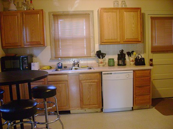 3rd image of 212 River Street