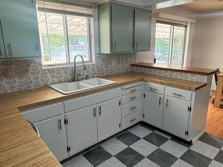 905 SE Fern St — Photo 24