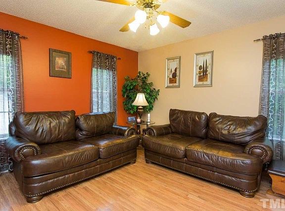 4th image of 1110 Goldendale Dr