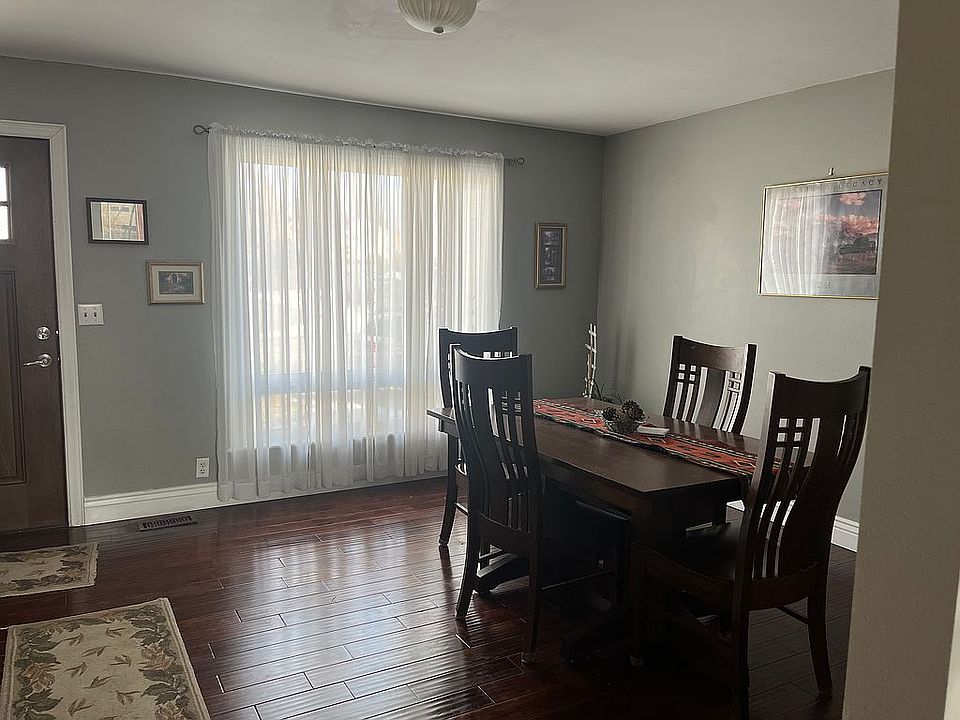 Formal dining room