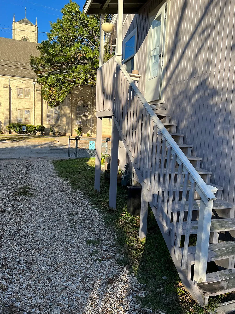 Building Photo - 2204 E Cesar Chavez St #REAR