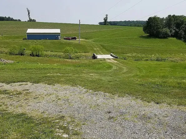 4876 Shaffer Rd, Spring Grove, PA 17362