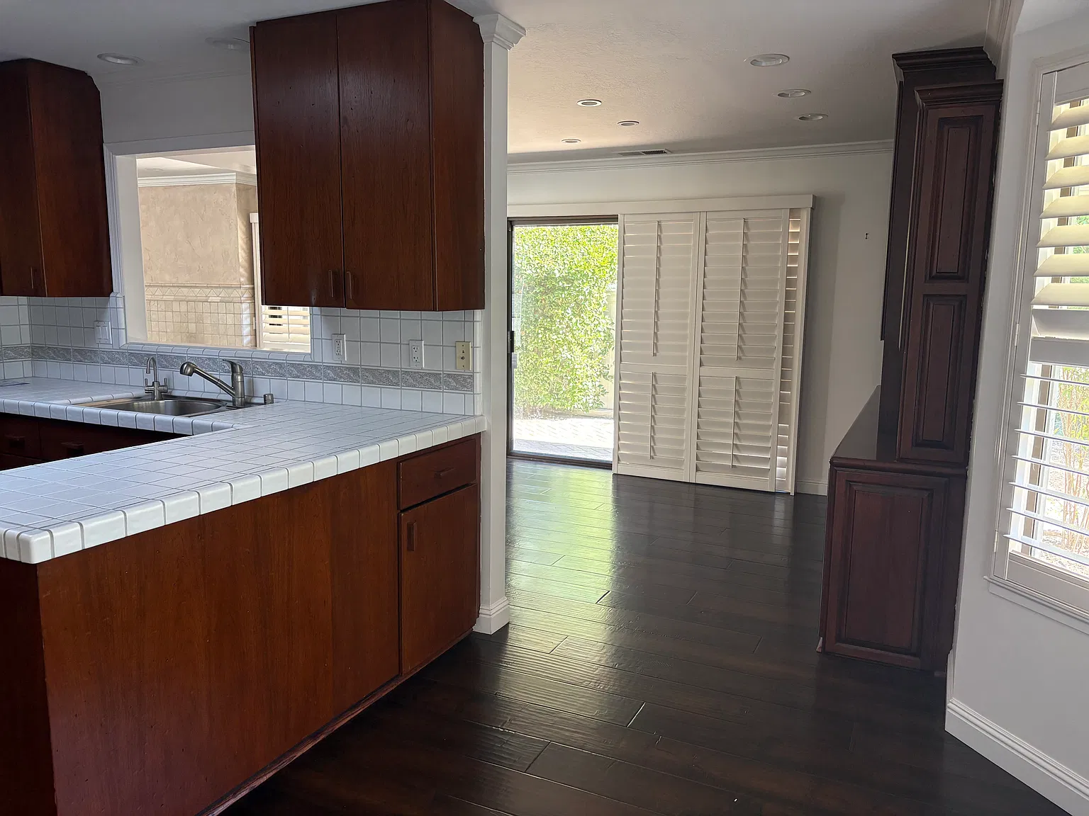 2 bed, 1840 sqft, $7,000 — Photo 3