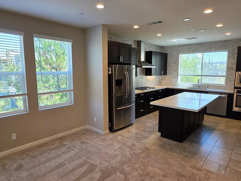 16208 Camden Cir — Photo 8