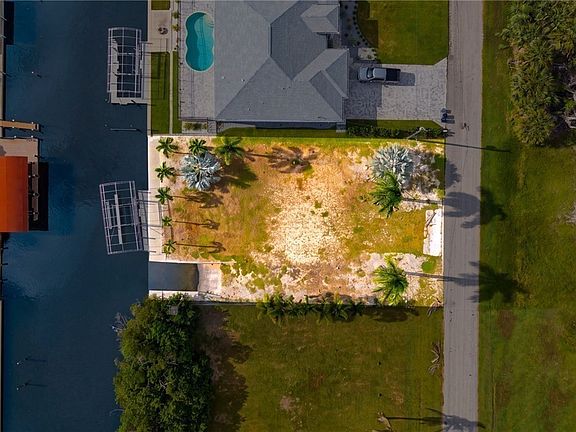 3rd image of 2744 Mangrove St