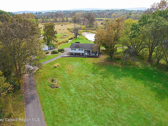 3rd image of 315 Pine Bush Road