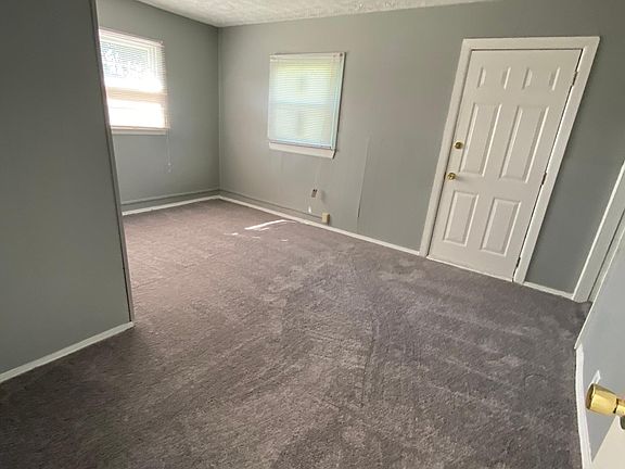 4th image of 13519 Laverton Ave