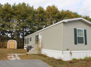 29 Autumn Ln, Lewiston, ME 04240