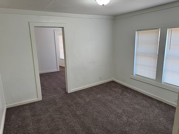 4th image of 823 Garrison St #A