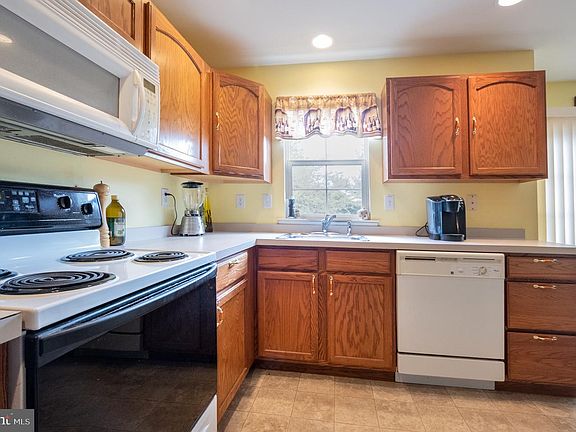 2nd image of 114 Marquis Dr