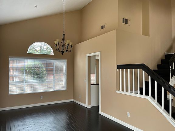 5th image of 13786 Tulare Ct