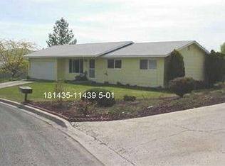 208 Palmer Dr, Selah, WA