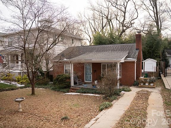 3rd image of 2640 Chesterfield Ave